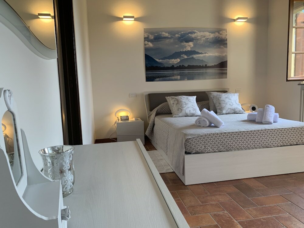 Фото L'Antica Corte Lazzago