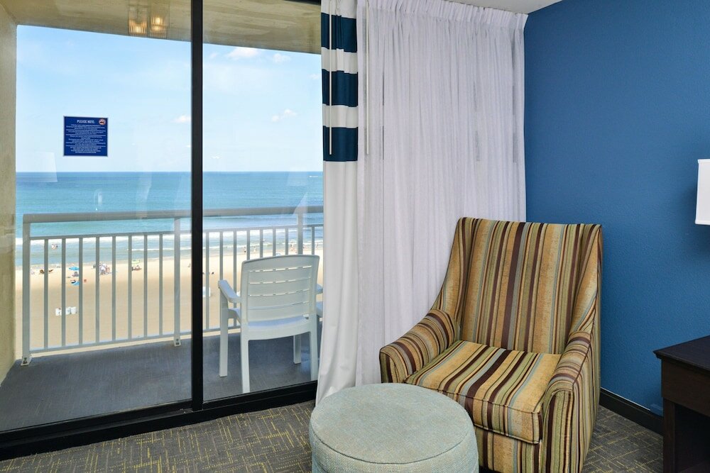 Фото Four Points by Sheraton Virginia Beach Oceanfront