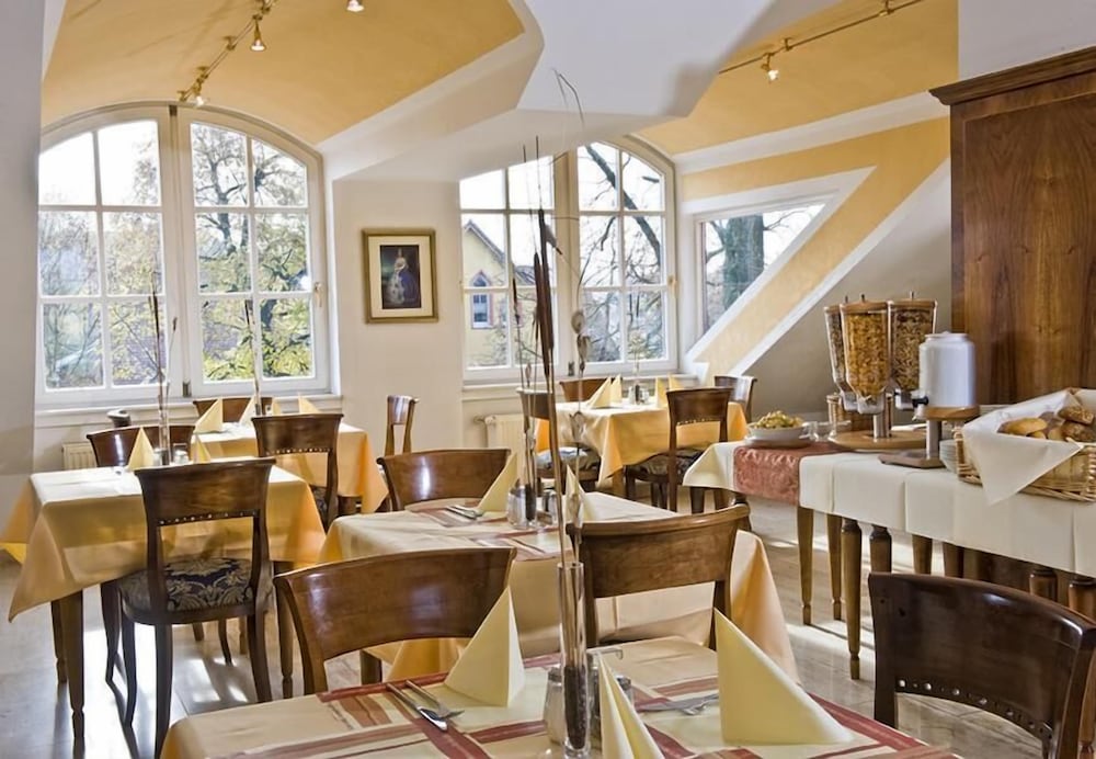 Фото Hotel Königin Olga