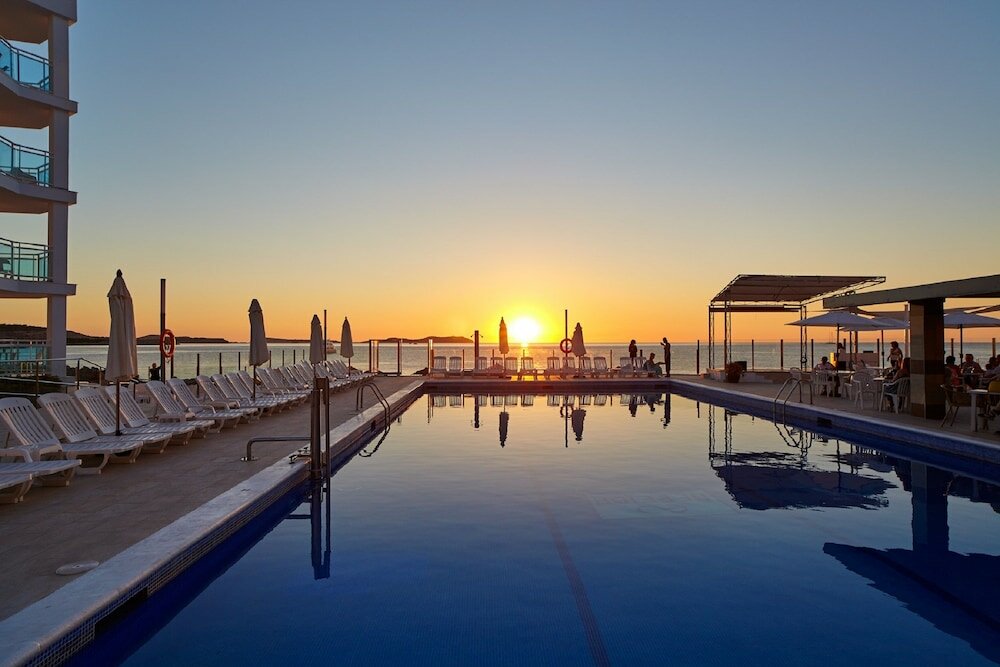 Фото Nereida Aparthotel