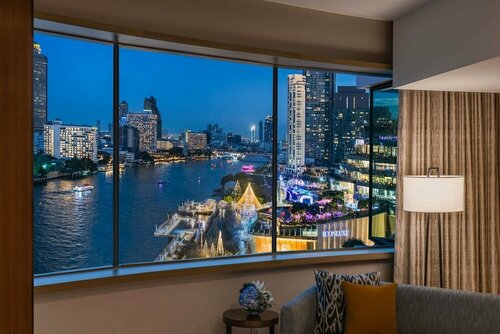 Гостиница Millennium Hilton Bangkok в Бангкоке