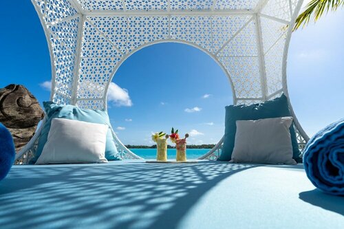 Гостиница The St. Regis Bora Bora Resort во Французской Полинезии