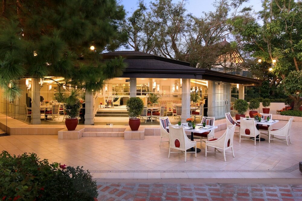 Фото Taal Vista Hotel