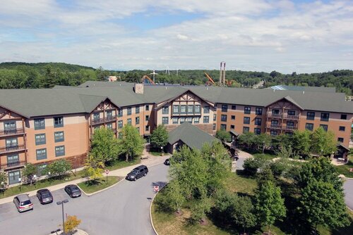 Гостиница Six Flags Lodge & Indoor Waterpark