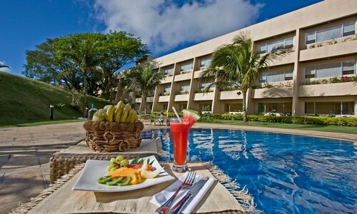 Внешний вид отеля Taal Vista Hotel в Тагайтае, фото 2