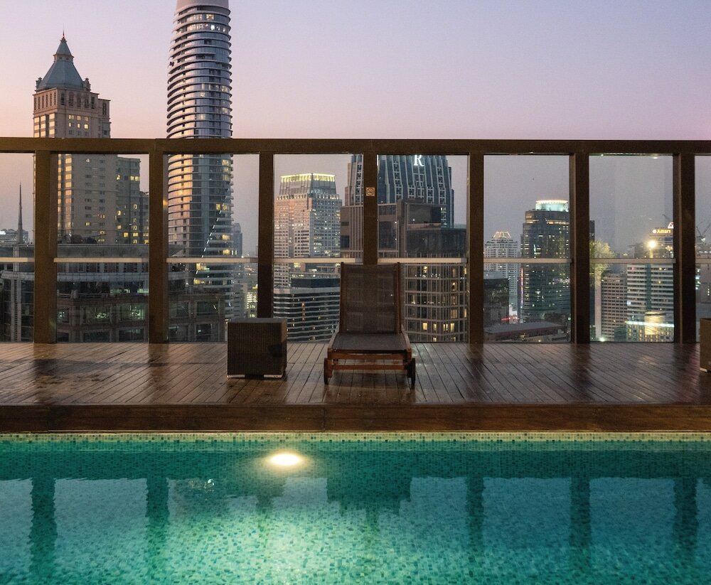 Фото Urbana Langsuan Hotel