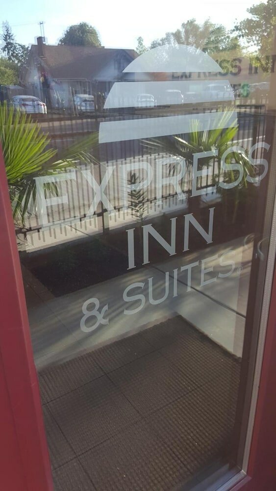 Фото Express Inn & Suites
