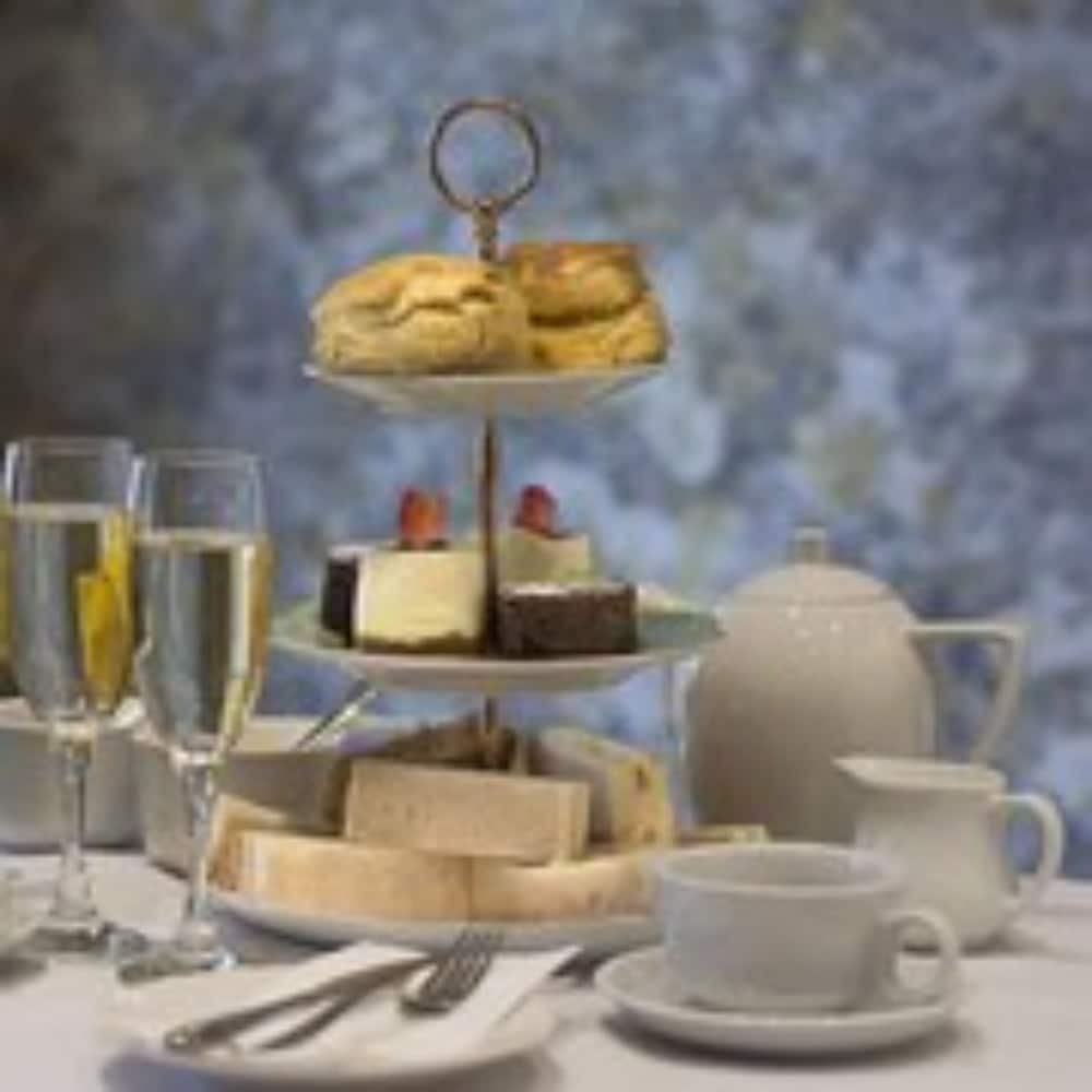 Фото The Orchid Hotel