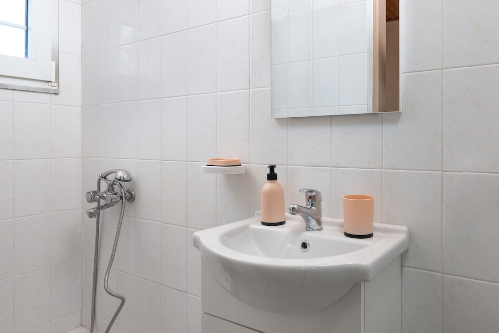 Фото House of Paradise in front of the golf court-sea