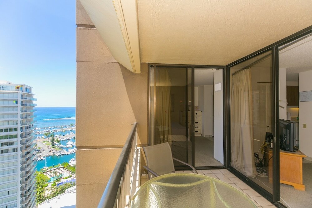 Фото Discovery Bay One Bedroom Condos with Kitchen & Free Wifi!