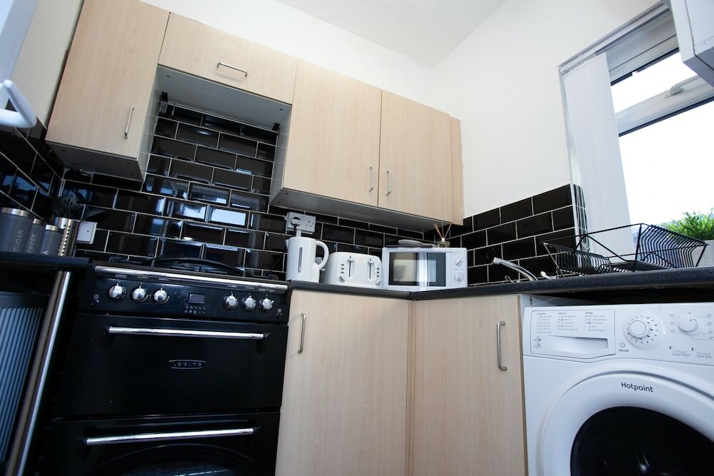 Фото Salford House