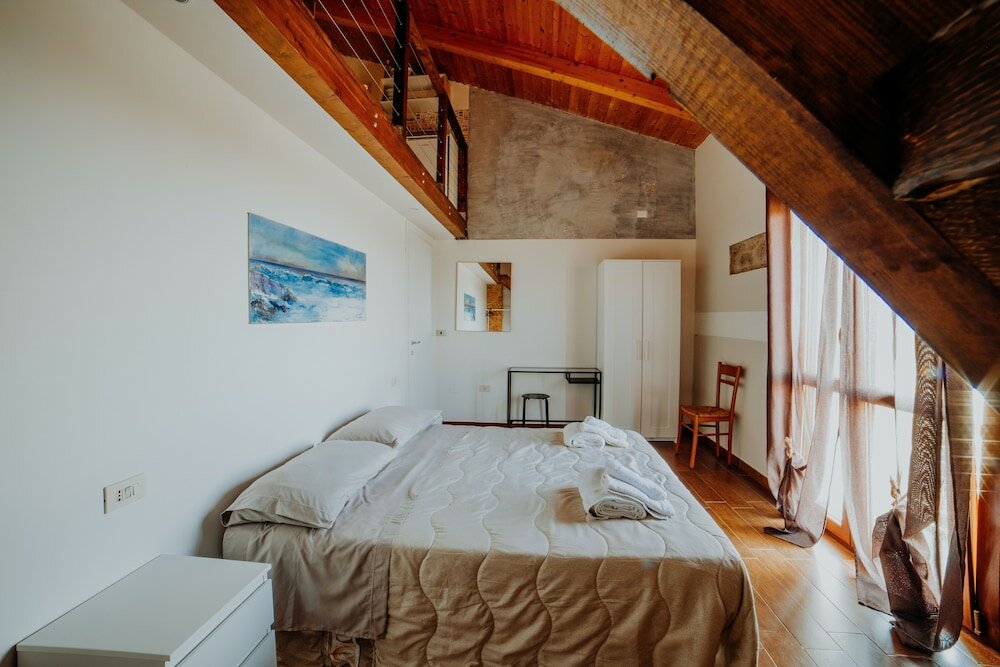 Фото Stone House