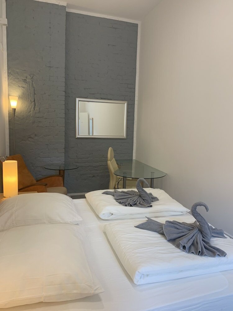 Фото Lovely Rooms Next to the Trainstation Wg