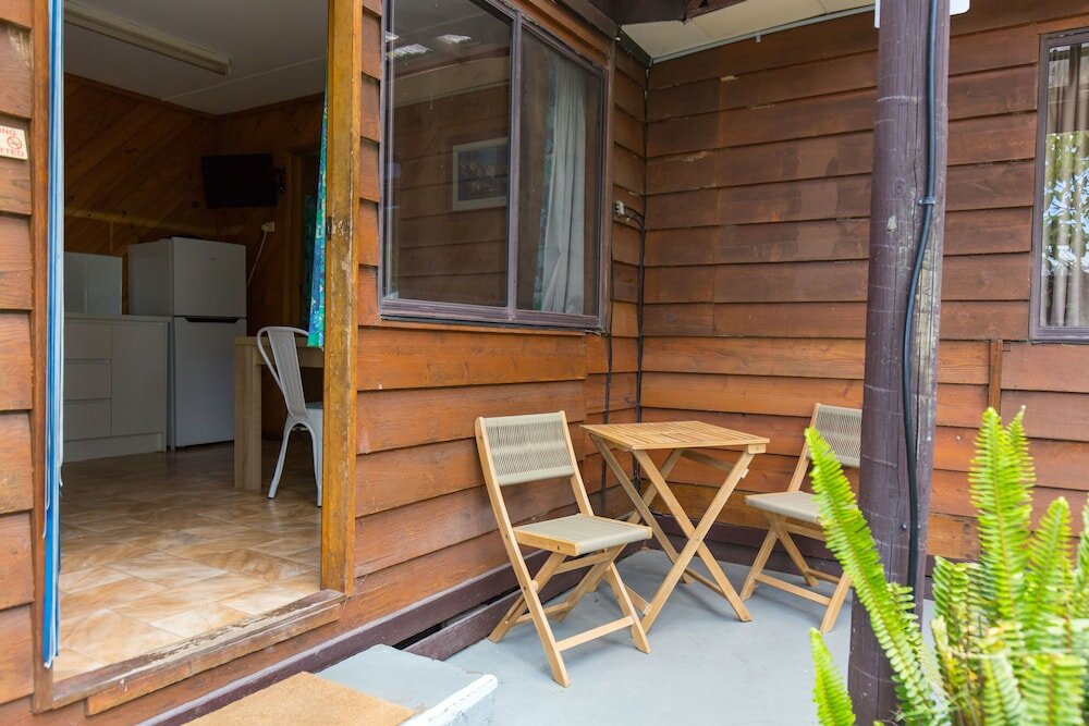 Фото Wonboyn Cabins & Caravan Park