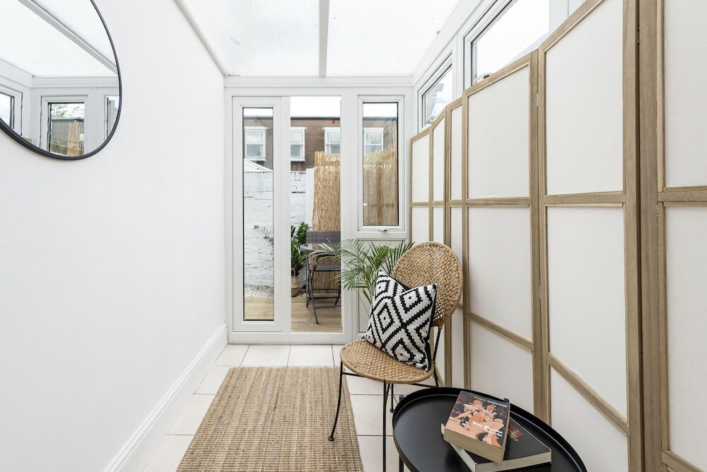 Фото Stylish House in Amazing Central Area