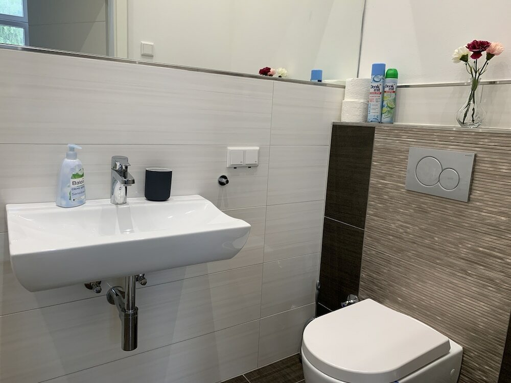 Фото Lovely Rooms Next to the Trainstation Wg