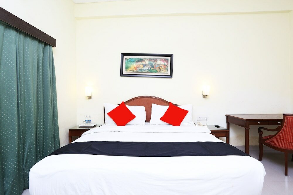 Фото Capital O 45308 Hotel Highway