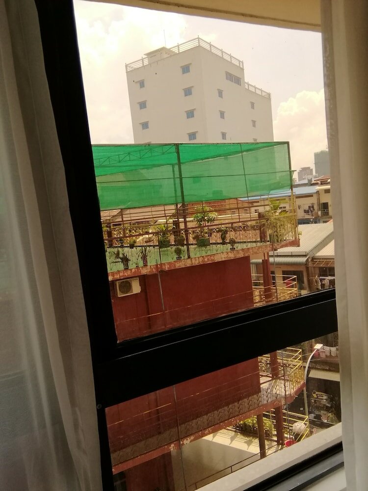 Фото Golden Bay Hotel