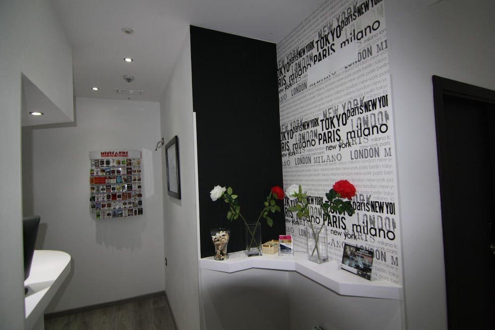 Фото Hostal Mh Fuencarral