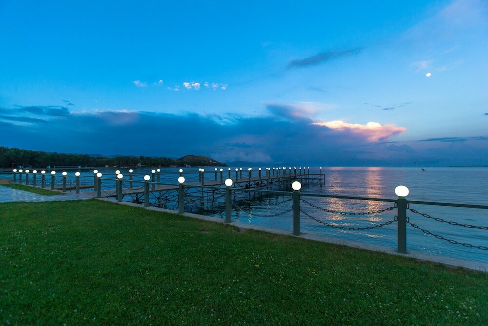 Фото Best Western Bohemian Resort