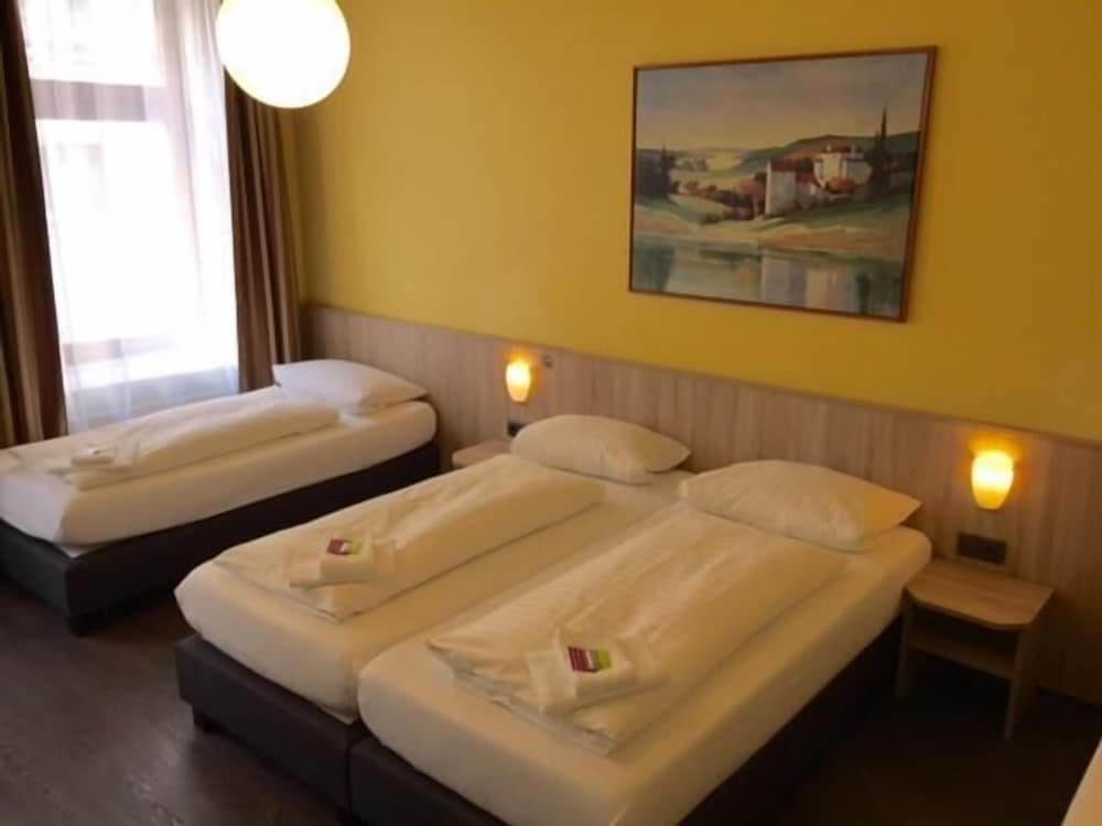 Фото Hotel-Pension Kieler Hof