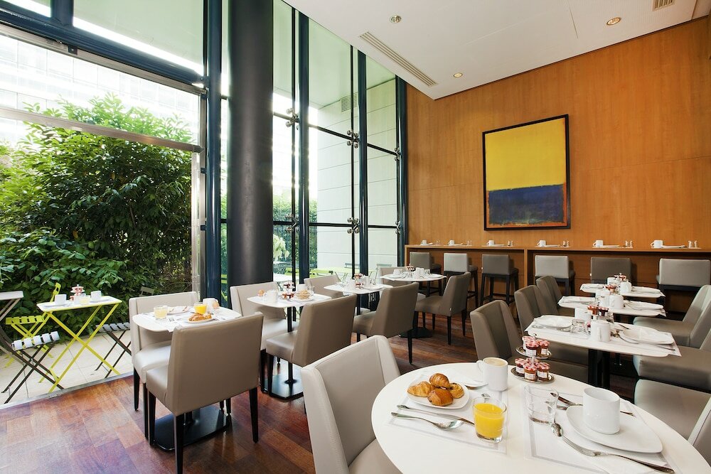 Фото Residhome Appart Hotel Monceau