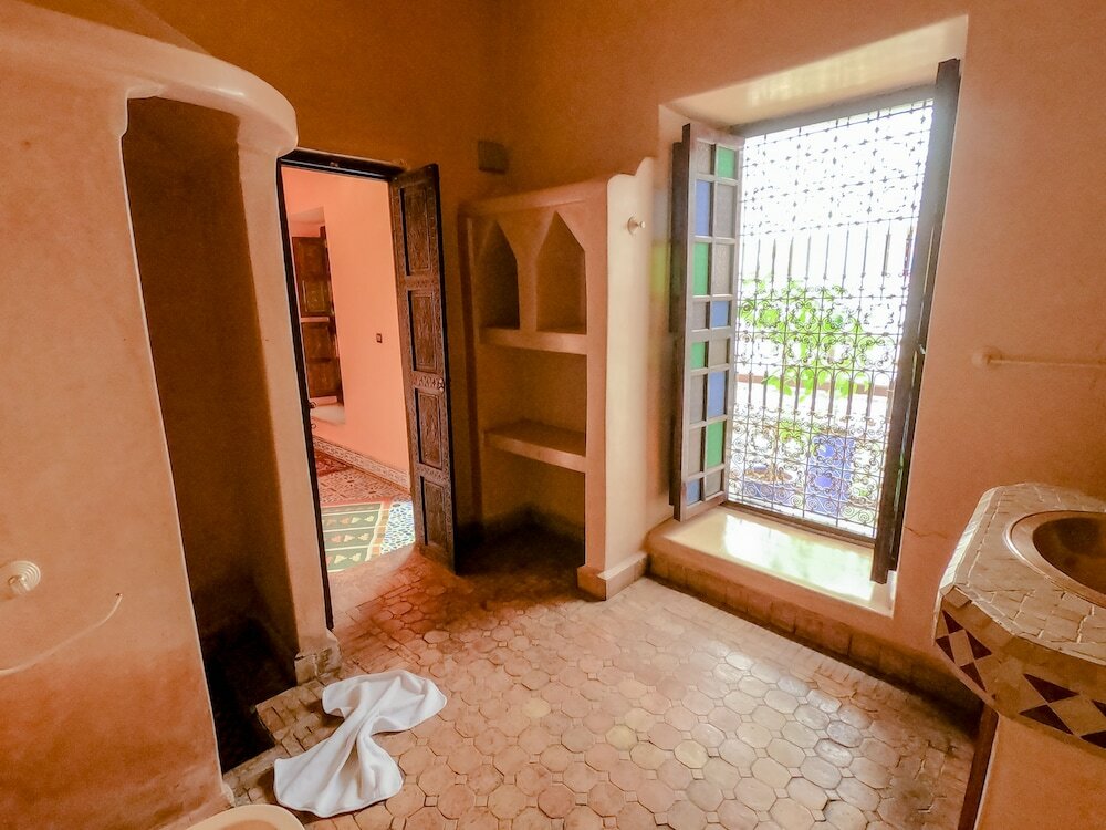 Фото Riad Bibtia