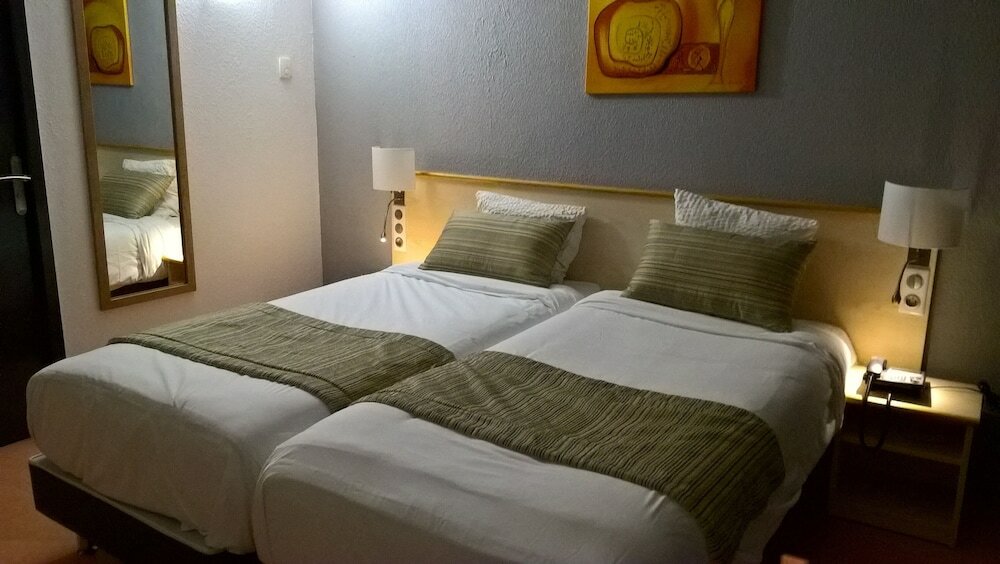 Фото Hotel Tambourin