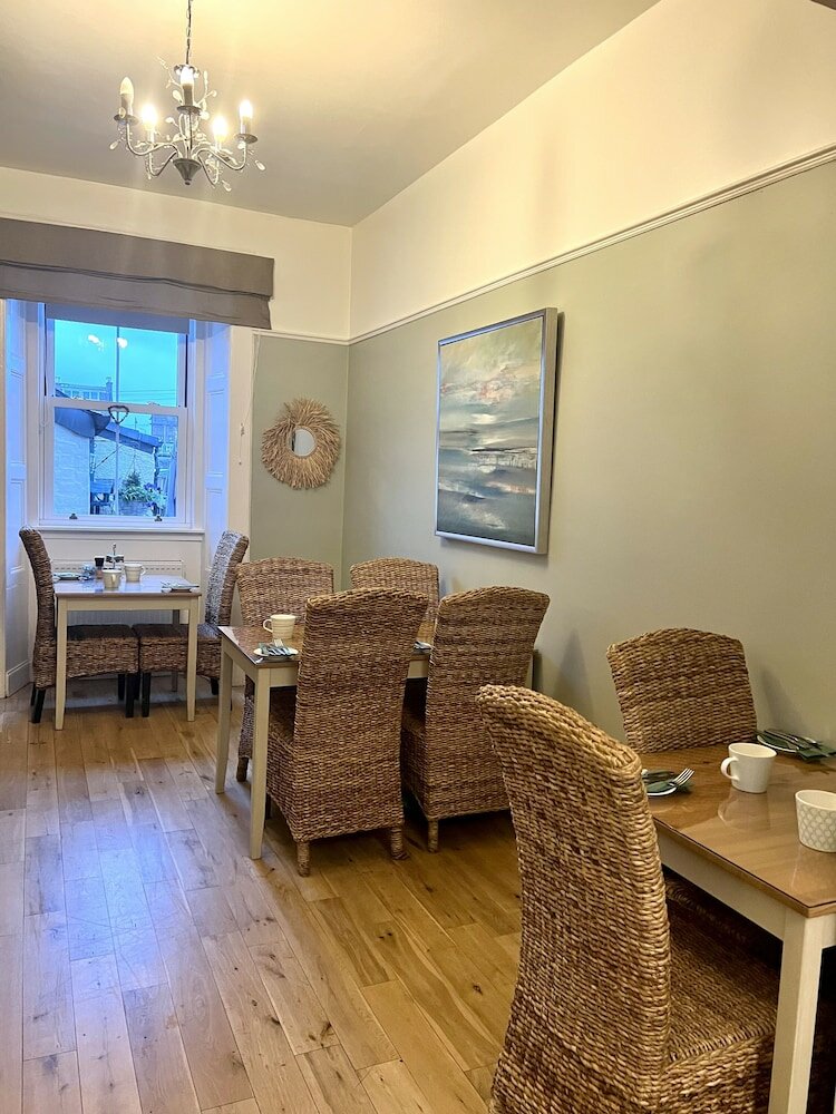 Фото Bythesea Guest House