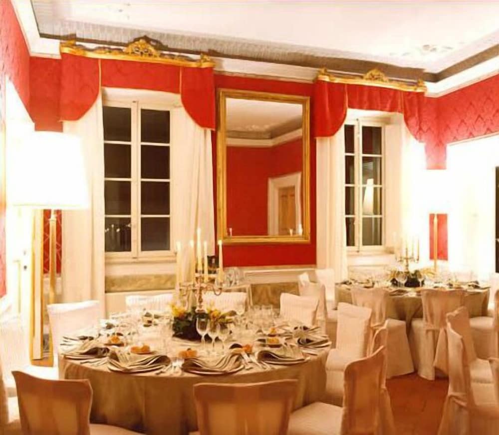 Фото Palazzo Tucci Residenza d'Epoca