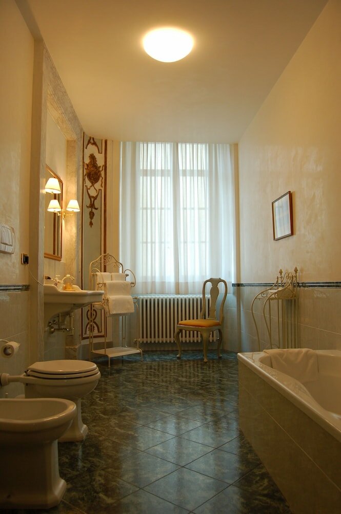 Фото Palazzo Tucci Residenza d'Epoca