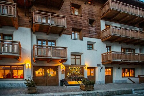 Гостиница Hotel Helvetia в Ливиньо