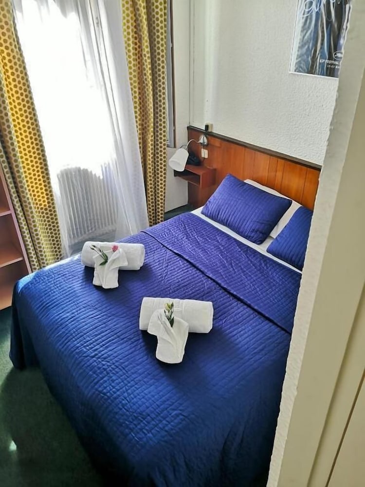 Фото Azurene Royal Hotel