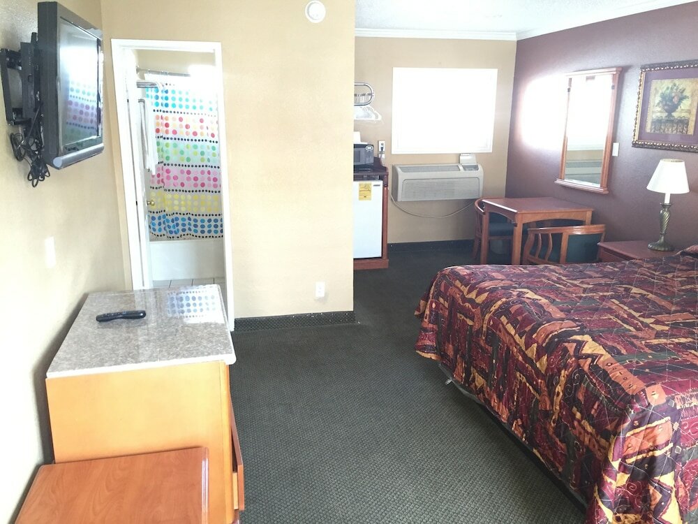 Фото Bevonshire Lodge Motel