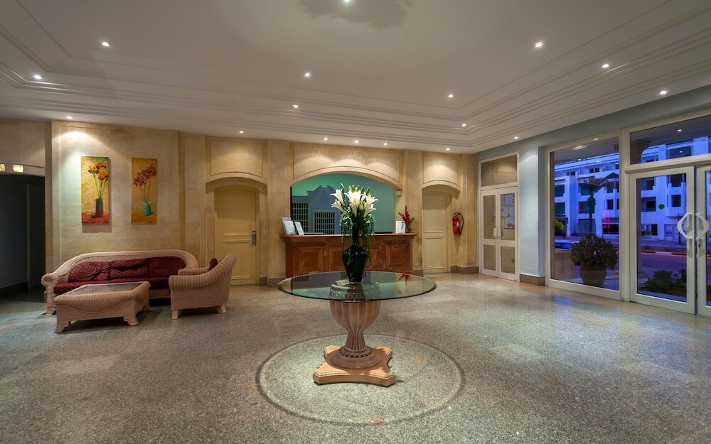 Фото отеля 2