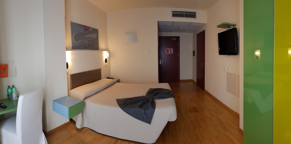 Фото Отель MiHotel