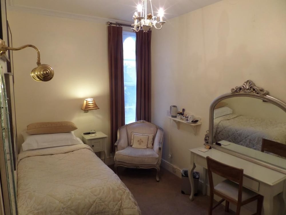 Фото Bentley Tower Hotel