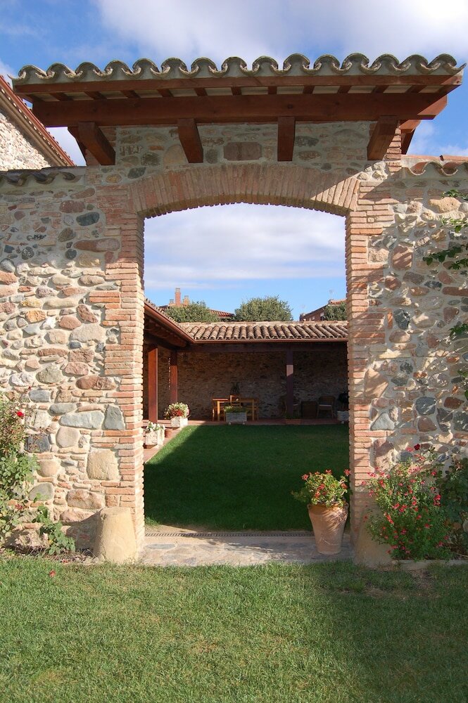 Фото Mas Can Calet Aparthotel