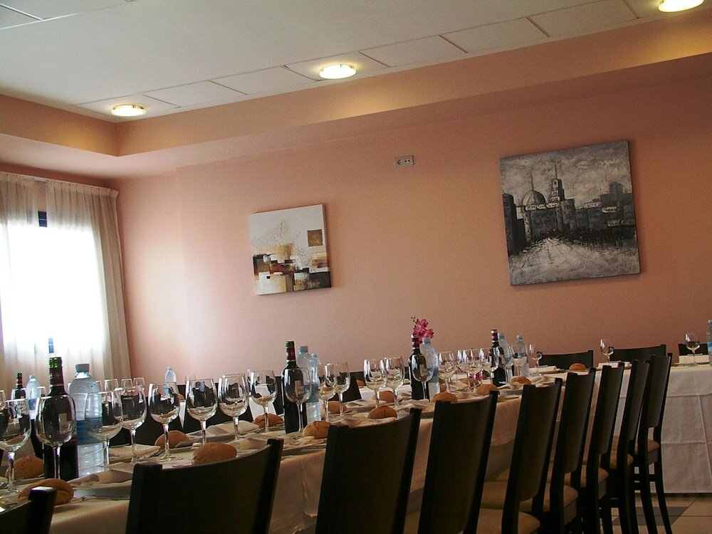 Фото Hotel Naval Sestao