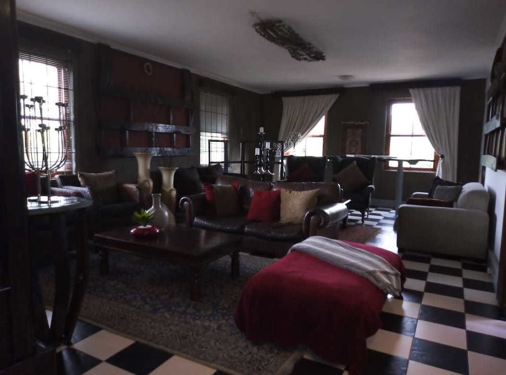 Фото Bread & Barrel Bellville Guesthouse