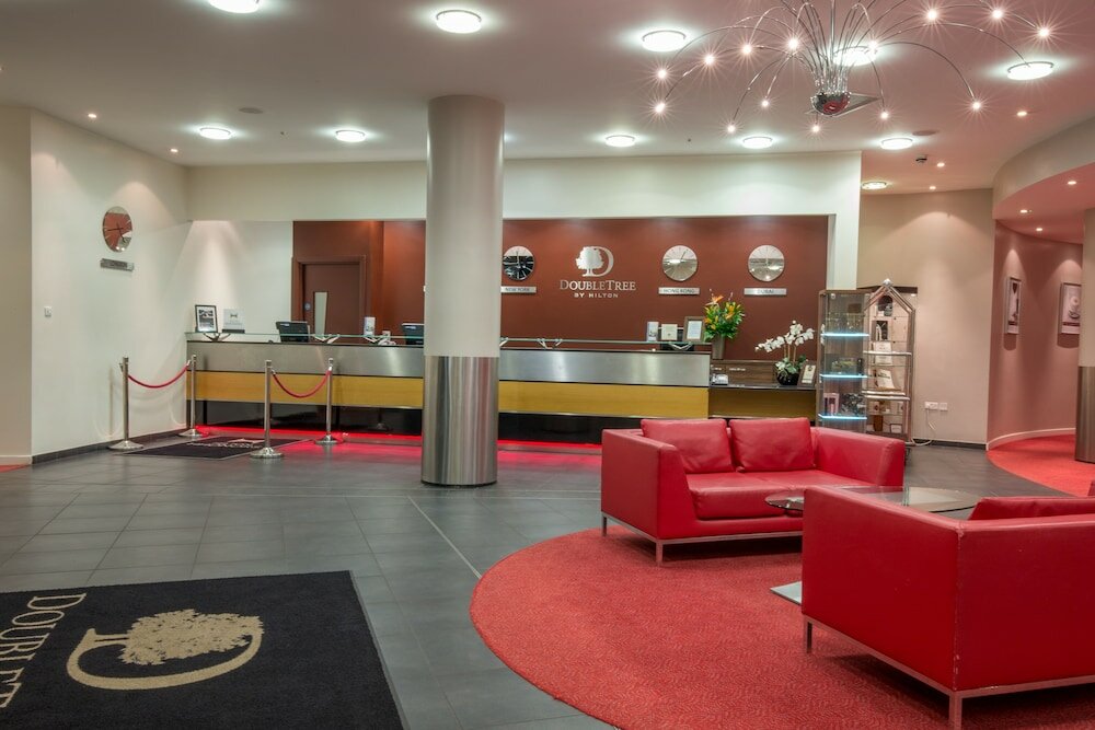 Фото DoubleTree by Hilton Milton Keynes