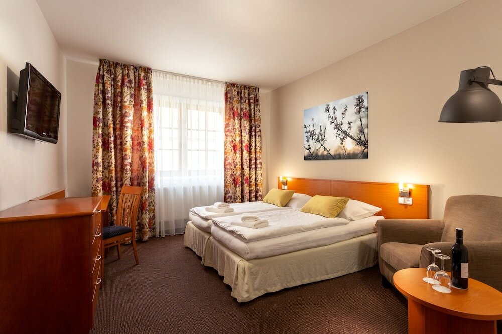 Фото отеля 2