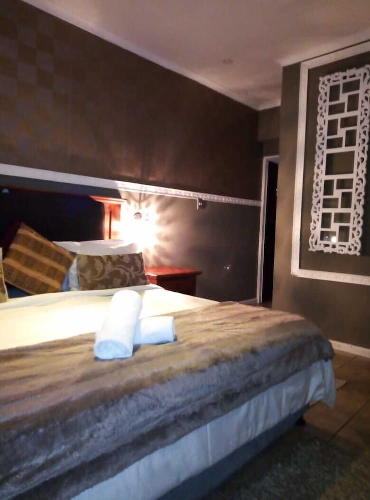 Фото Bread & Barrel Bellville Guesthouse