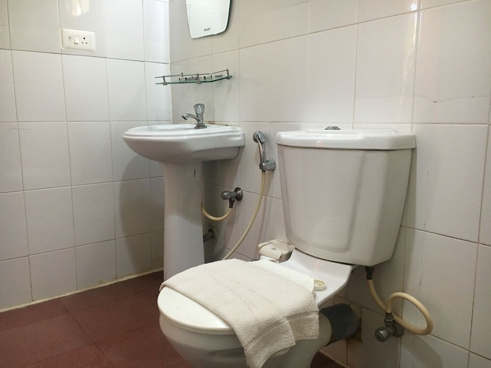 Фото New Kovalam Beach Hotel