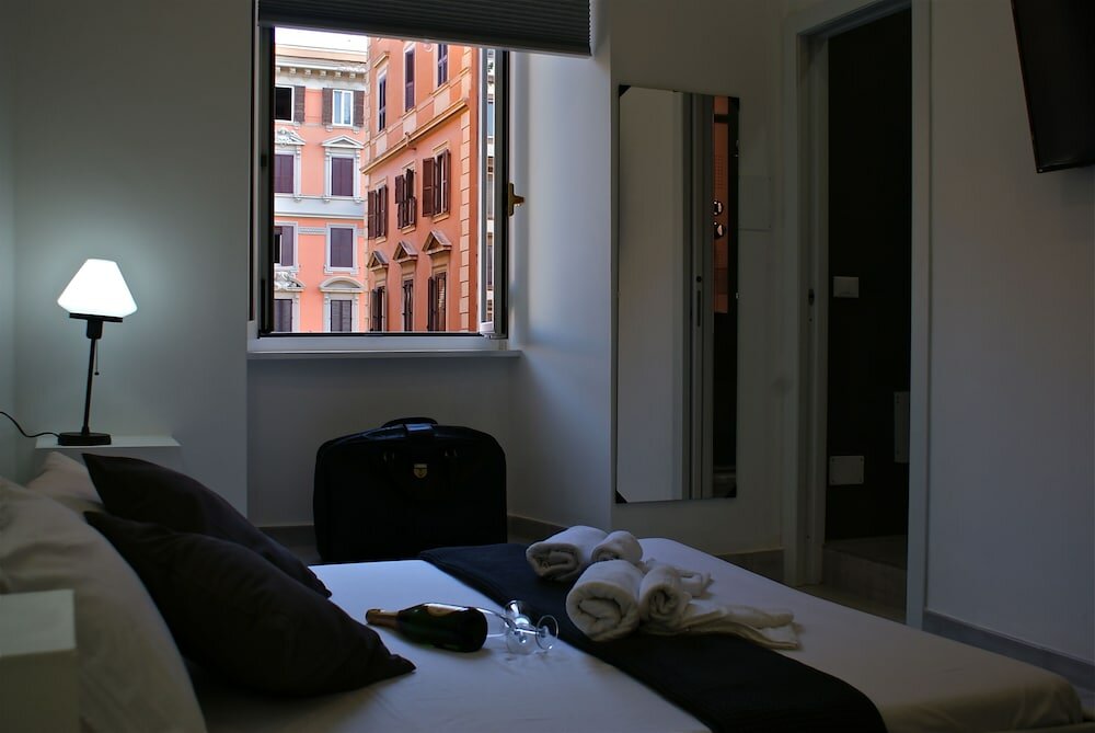 Фото Empire Suites