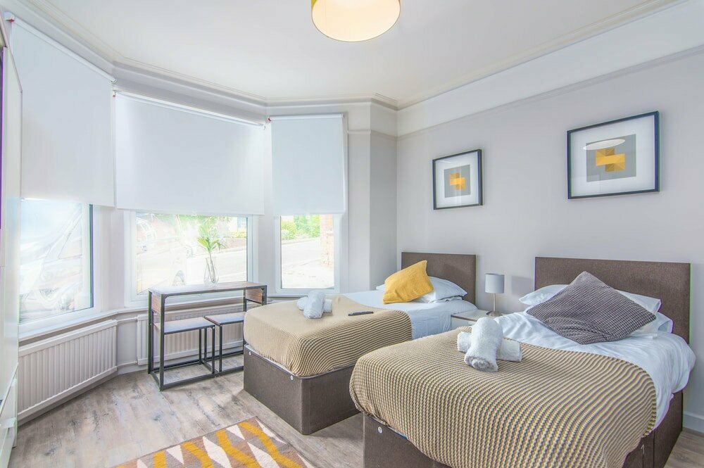 Hotel Eden Lodge, England, photo