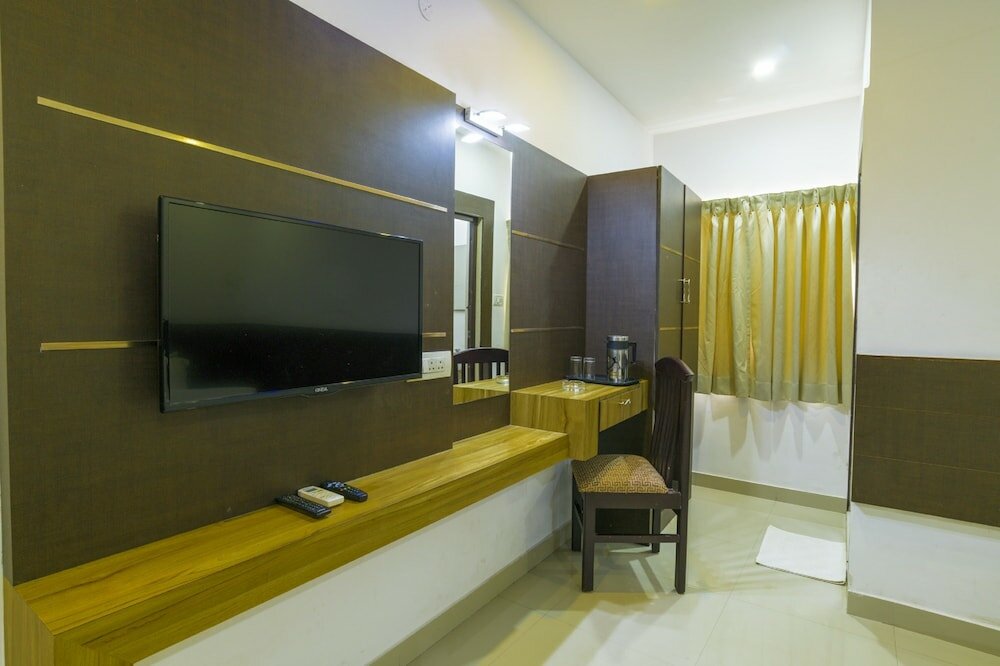 Фото Crescent Inn Navallur