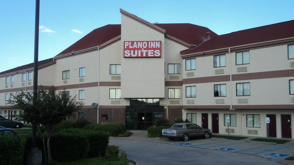 Фото Plano Inn & Suites