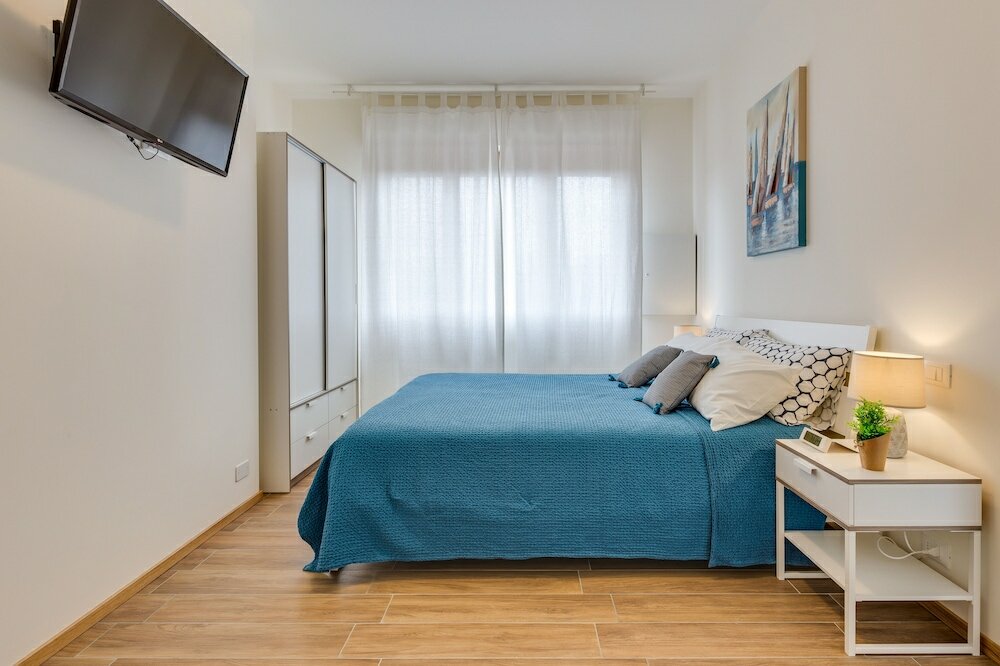 Фото Rooms Vidar Train station