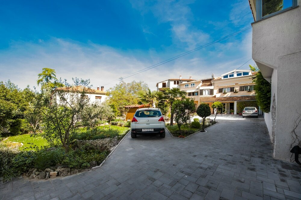 Фото Apartments and Room Rina